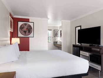 Business Room, 1 King Bed, Non Smoking