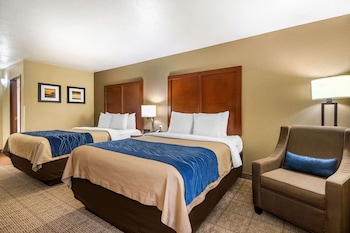 Standard Room, 2 Queen Beds, Non Smoking