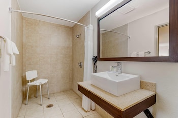 Room, 1 King Bed, Accessible, Non Smoking (Accessible Tub)