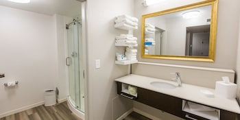 Suite, 1 King Bed, Non Smoking
