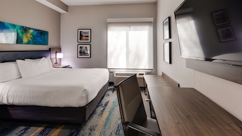 Standard Studio, 1 King Bed, Refrigerator & Microwave, Corner (Living Room;with Sofabed)