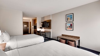 Standard Studio, 2 Queen Beds, Non Smoking, Refrigerator & Microwave (Living Room;with Sofabed)