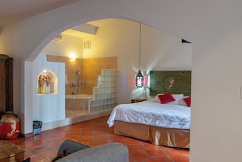 Honeymoon Room, Garden View
