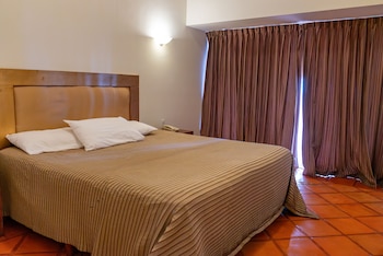 Superior Studio Suite, Partial Ocean View