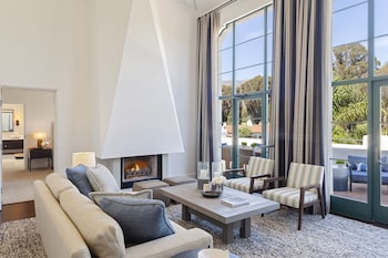 ONE BEDROOM SPA PENTHOUSE SUITE - KING BED