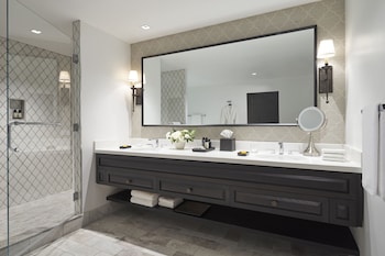 FIREPLACE LUXURY SUITE - KING BED