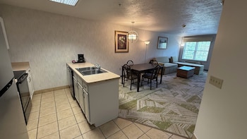 Willowbrook One Bedroom Jacuzzi