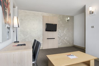 One Bedroom Apartment