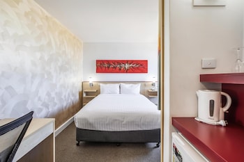Economy Room, 1 Queen Bed