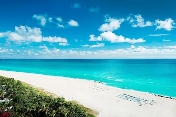 Room, 1 King Bed, Balcony (Oceanfront)