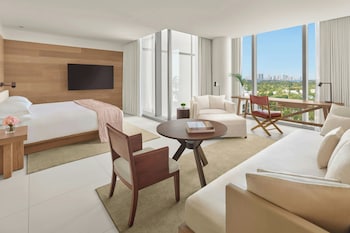 Studio, 1 King Bed, City View