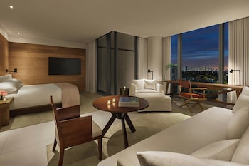 Studio, 1 King Bed, City View