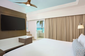 Sun Club Master Suite Ocean Front King