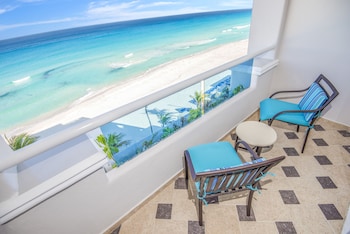Junior Suite Ocean Front Double