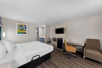 Standard Room, 1 King Bed, Non Smoking