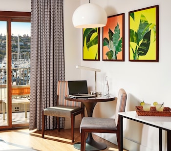 Marina View Junior Suite Two Queen