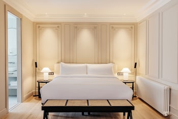 Caesar Suite