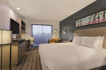Guest Room, 1 King Bed