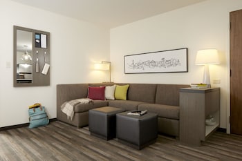 Suite (1 King Bed)