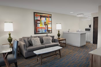 Superior Suite, 1 King Bed (Junior King Suite)