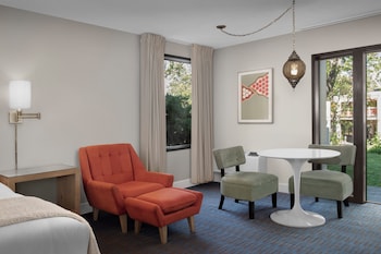 Premium Room, 1 King Bed (Premium King Room)