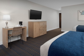 Standard Room, 2 Queen Beds (Two Queen Guestroom)