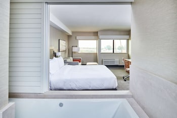 Suite, 1 Bedroom, Jetted Tub