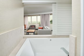 Suite, 1 Bedroom, Jetted Tub