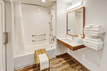 Room, Multiple Beds, Hearing Accessible, Microwave (2 Queen Beds)