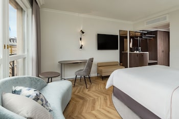 Deluxe Room, 1 King Bed