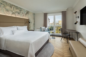 Panoramic Room, 1 King Bed, City View