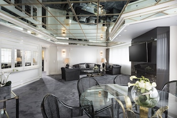 Luxury Suite