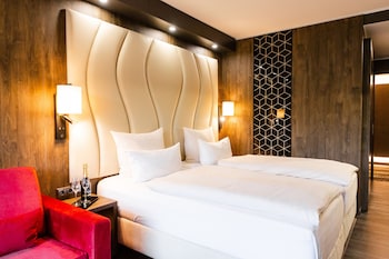 Comfort room with forest view