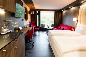 Family Room (Forest View)