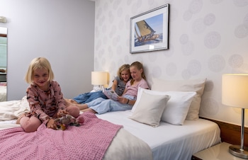 SuperiorPlus Family room parkside