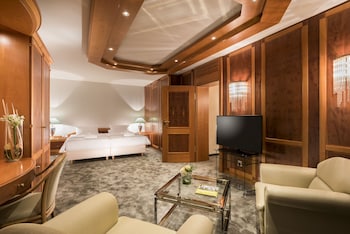 Luxury Suite