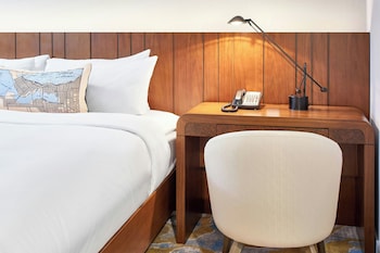 Room, 1 King Bed (High Floor)