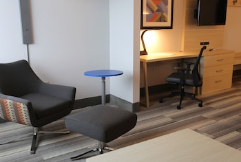 Standard Room, 1 King Bed, Accessible (Mobility Roll-In Shower)
