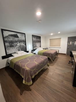 Standard Room, 2 Queen Beds, Smoking