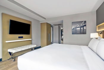 Suite, 1 King Bed