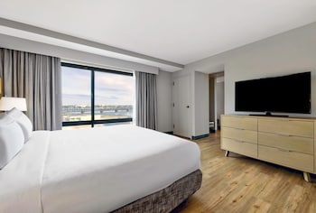Suite, 1 King Bed