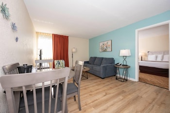 Suite, 2 Queen Beds, Non Smoking, Kitchen