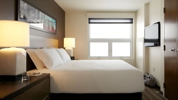 Room, 1 Queen Bed with Sofa bed, Accessible