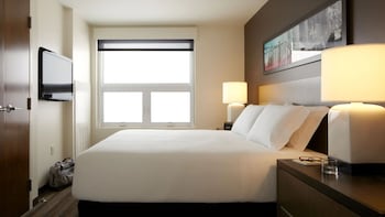 Room, 1 Queen Bed with Sofa bed, Accessible