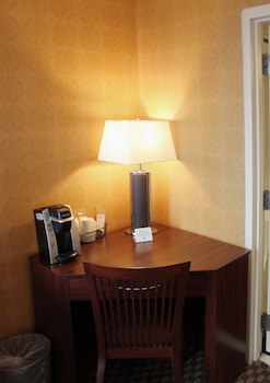 Tower Standard Room with Queen size bed with Elevator Access