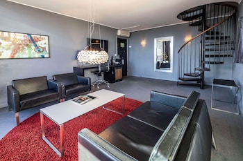 Suite (Harbour)