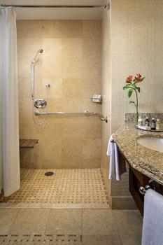 Room, 1 King Bed, Mobility Accessible (Palisade)