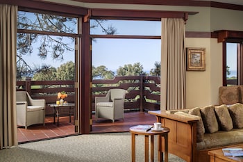 Suite (Blacker)