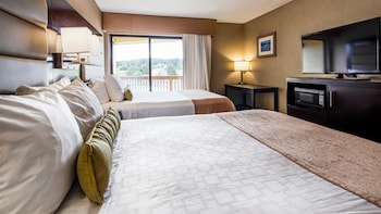 Standard Room, 2 Queen Beds, Non Smoking, Balcony