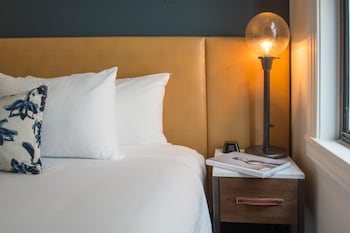 Room, 1 King Bed, City View